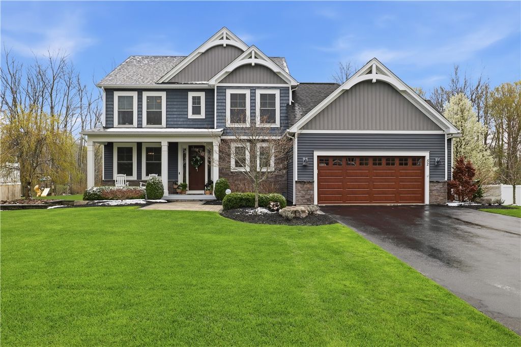 52 Copper Beech Run, Perinton, NY 14450