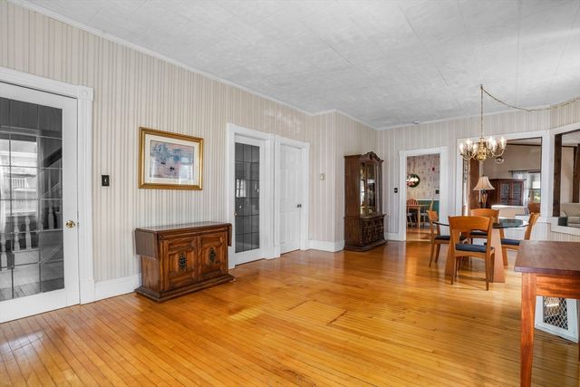 122 S Walker St, Lowell, MA 01851