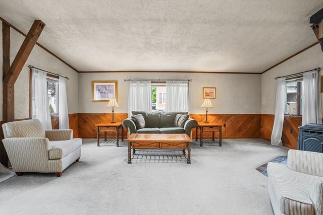 122 S Walker St, Lowell, MA 01851