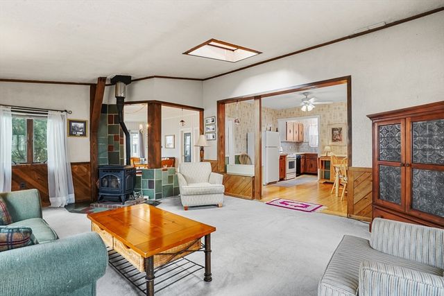 122 S Walker St, Lowell, MA 01851