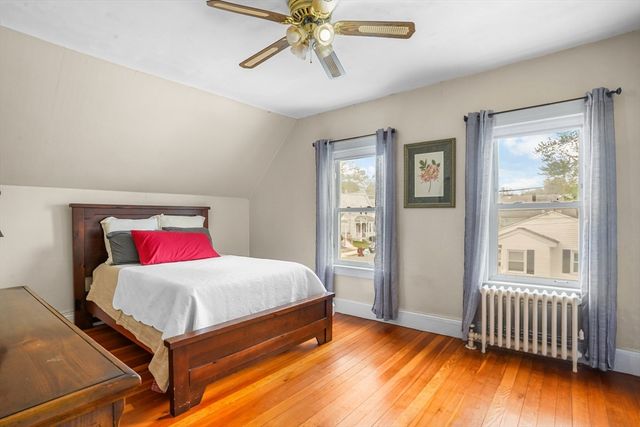 122 S Walker St, Lowell, MA 01851