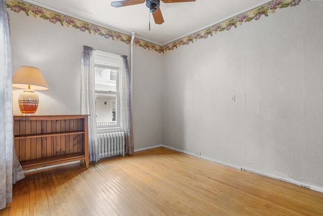122 S Walker St, Lowell, MA 01851