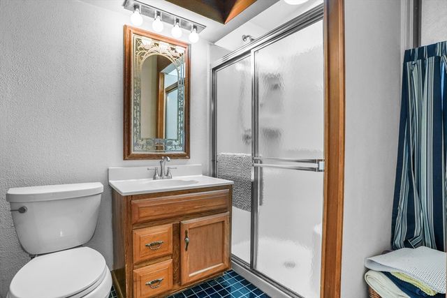 122 S Walker St, Lowell, MA 01851