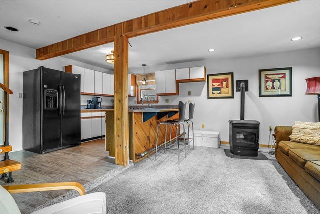 122 S Walker St, Lowell, MA 01851