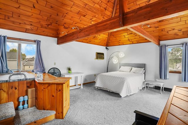 122 S Walker St, Lowell, MA 01851