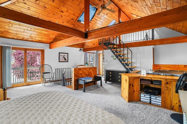 122 S Walker St, Lowell, MA 01851