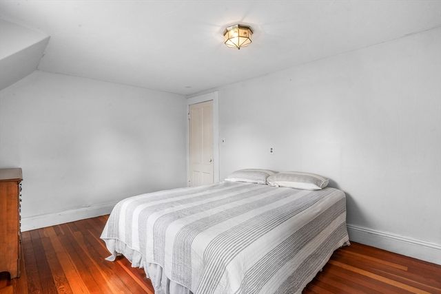 122 S Walker St, Lowell, MA 01851