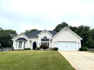 195 Chandeleur Drive, Mooresville, NC 28117