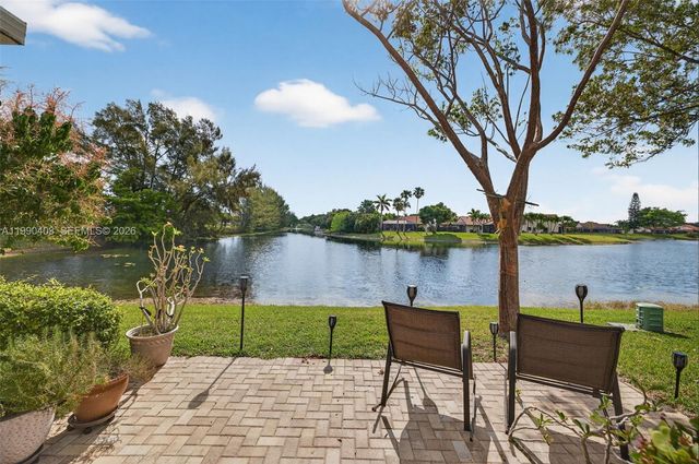 1012 SW 42nd Ave, Deerfield Beach, FL 33442