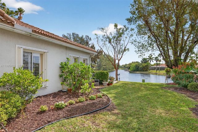 1012 SW 42nd Ave, Deerfield Beach, FL 33442