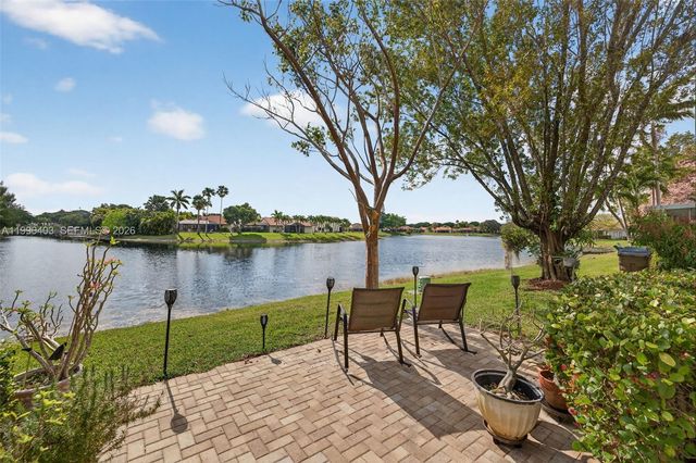 1012 SW 42nd Ave, Deerfield Beach, FL 33442