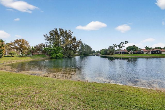 1012 SW 42nd Ave, Deerfield Beach, FL 33442