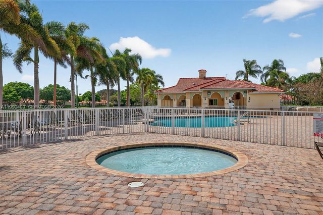 1012 SW 42nd Ave, Deerfield Beach, FL 33442