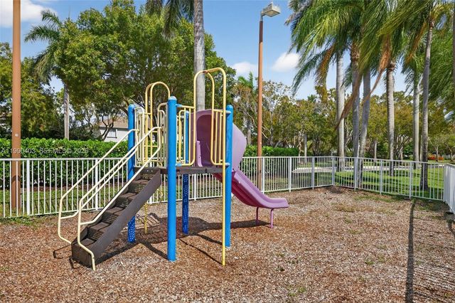 1012 SW 42nd Ave, Deerfield Beach, FL 33442