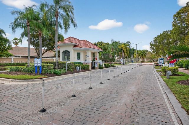 1012 SW 42nd Ave, Deerfield Beach, FL 33442