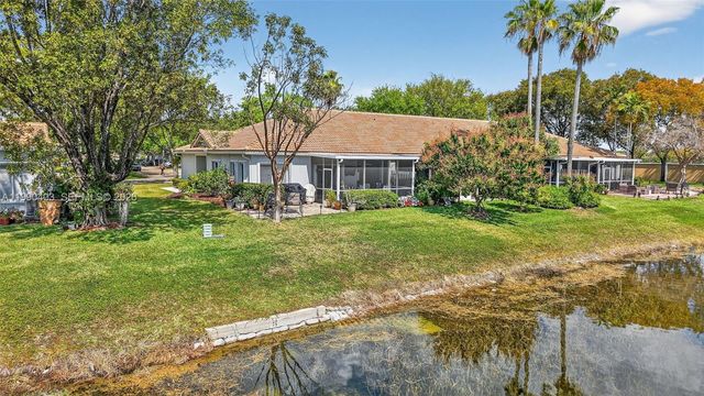 1012 SW 42nd Ave, Deerfield Beach, FL 33442