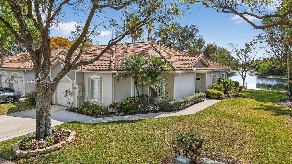 1012 SW 42nd Ave, Deerfield Beach, FL 33442