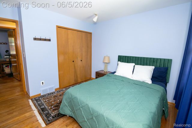 724 Sandstone Drive, Rochester Hills, MI 48309