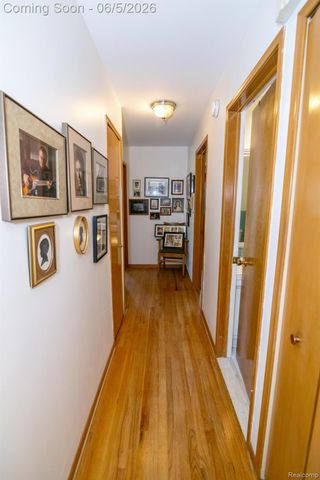 724 Sandstone Drive, Rochester Hills, MI 48309