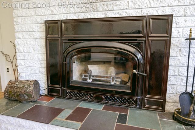 724 Sandstone Drive, Rochester Hills, MI 48309
