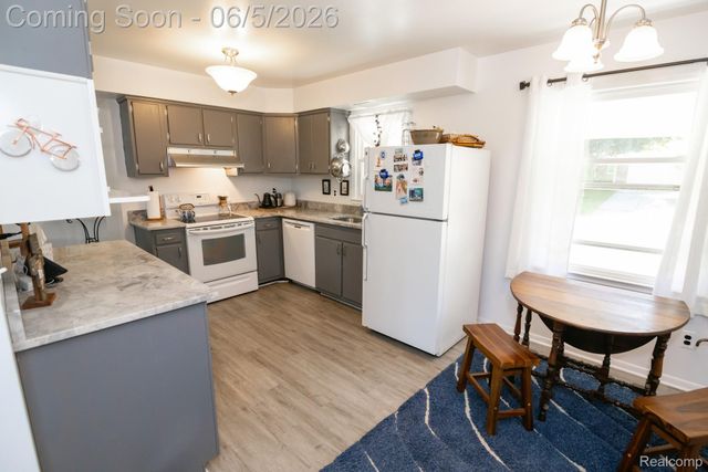724 Sandstone Drive, Rochester Hills, MI 48309
