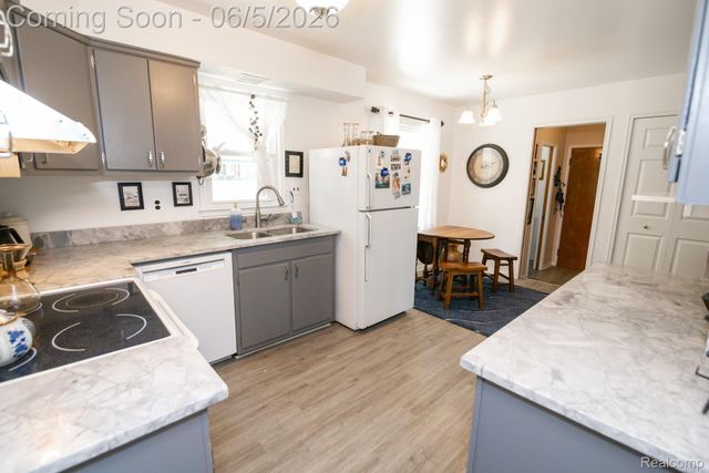 724 Sandstone Drive, Rochester Hills, MI 48309