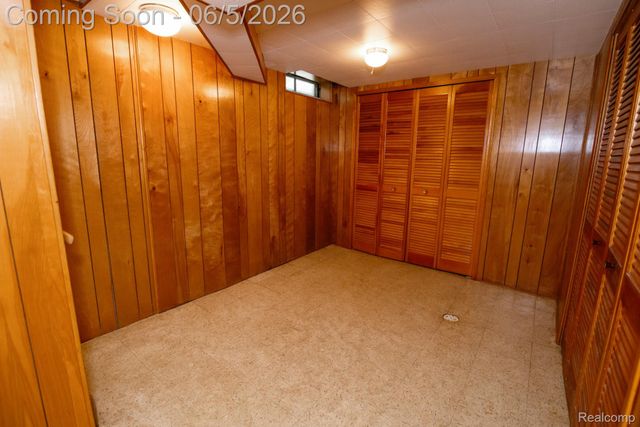 724 Sandstone Drive, Rochester Hills, MI 48309