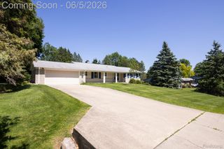 724 Sandstone Drive, Rochester Hills, MI 48309