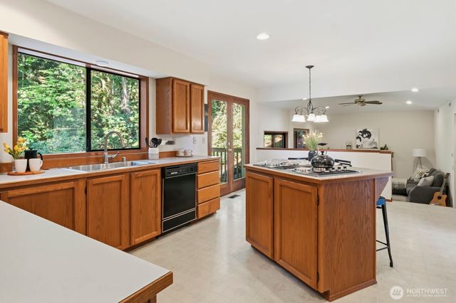 5005 NW Terrace View Drive, Bremerton, WA 98312