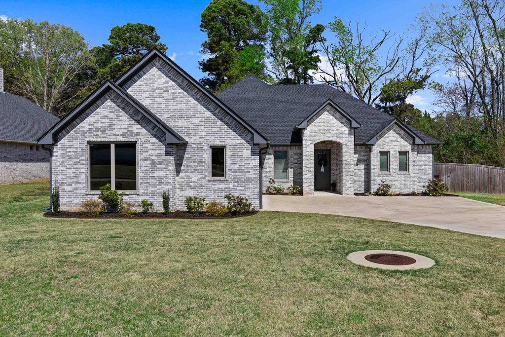 128 Saddle Brook Circle, Hallsville, TX 75650