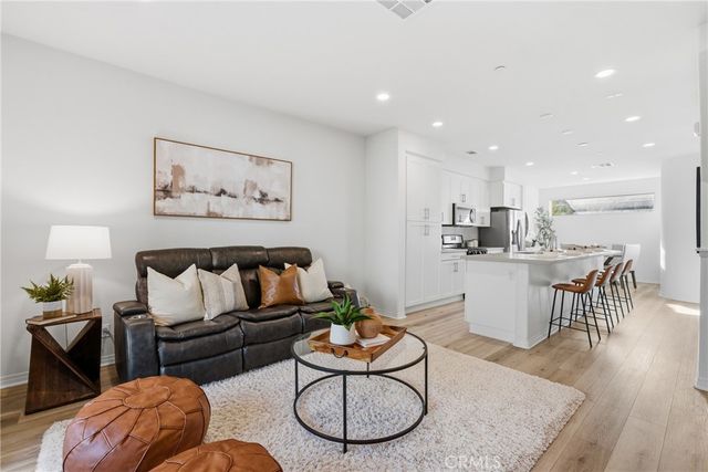 677 S District, Anaheim, CA 92805