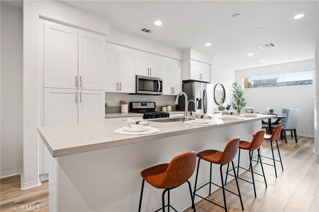 677 S District, Anaheim, CA 92805