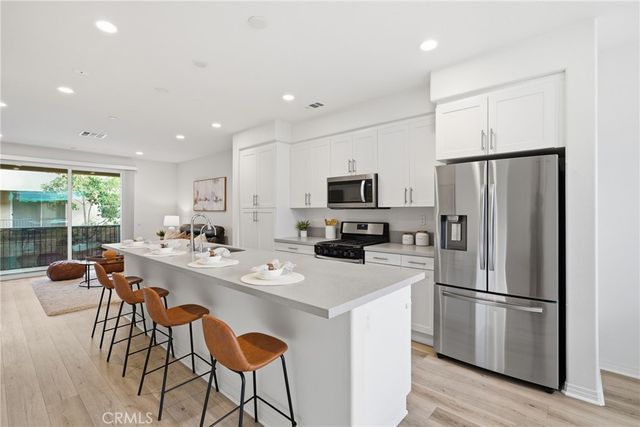 677 S District, Anaheim, CA 92805