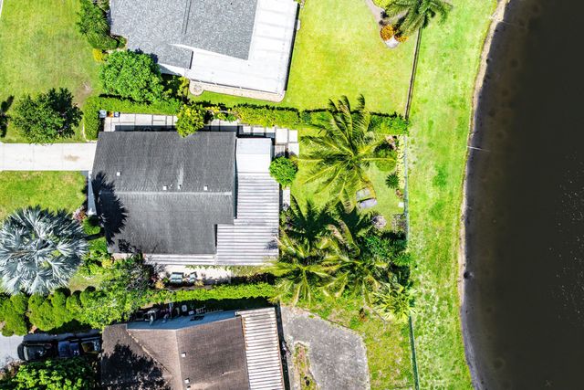 9108 Chrysanthemum Drive, Boynton Beach, FL 33472