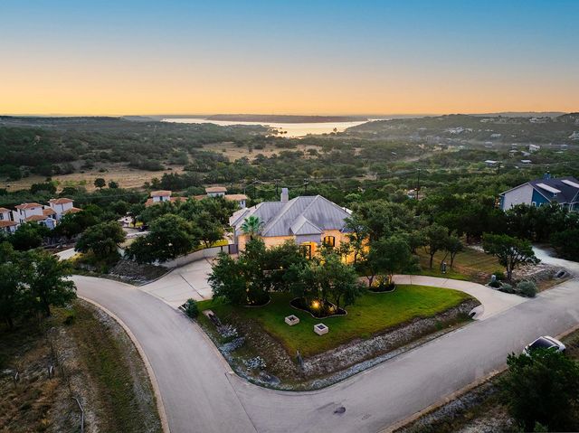 20516 Queen Bee LN, Spicewood, TX 78669