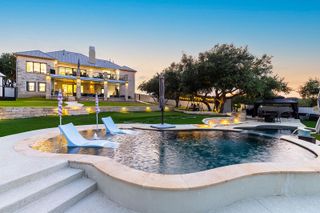 20516 Queen Bee LN, Spicewood, TX 78669