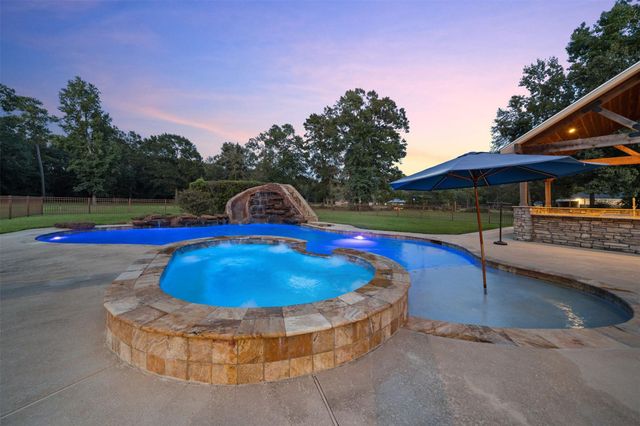 17397 Northcrest Circle, New Caney, TX 77357