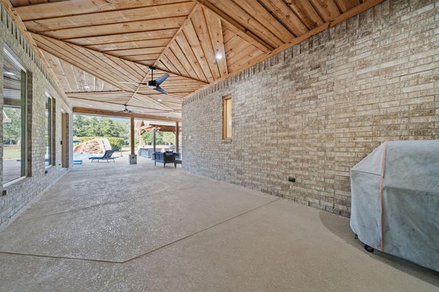 17397 Northcrest Circle, New Caney, TX 77357