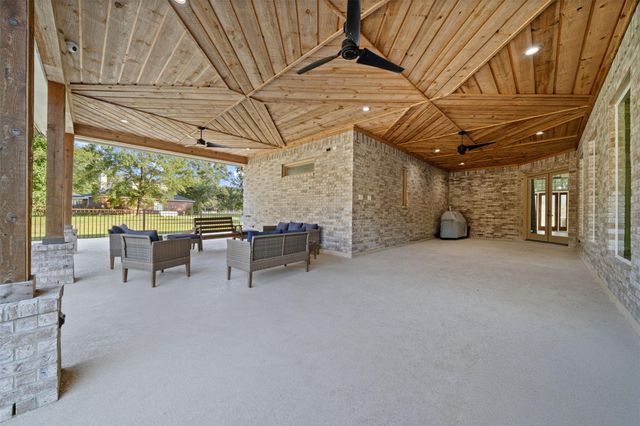 17397 Northcrest Circle, New Caney, TX 77357