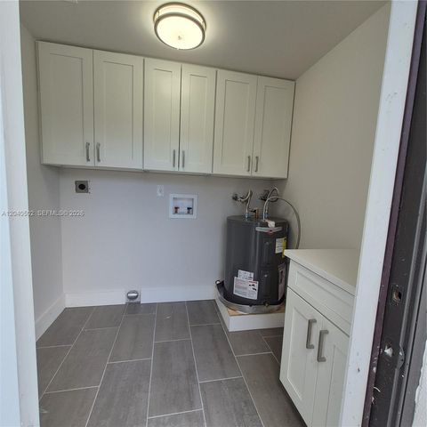 823 NW 30th Ct 1-2, Wilton Manors, FL 33311
