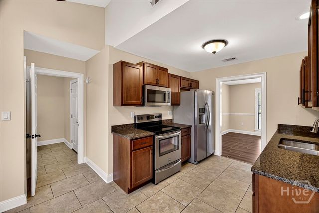 6 Castaway Place, Savannah, GA 31410