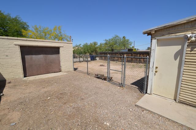 2425 N Los Altos Avenue, Tucson, AZ 85705