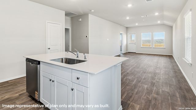 1522 Esmeralda Grv, San Antonio, TX 78253