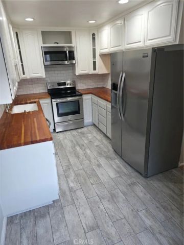 4558 Willis 114, Los Angeles, CA 91403
