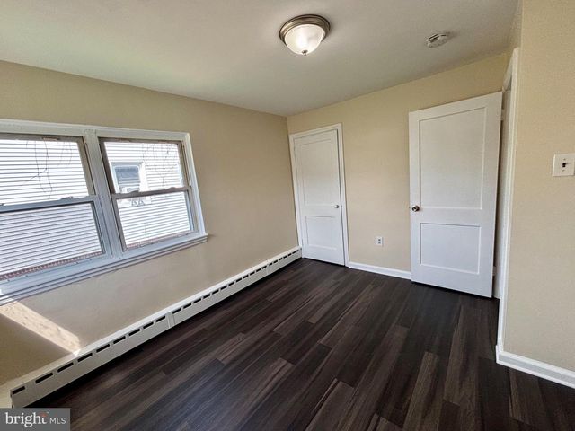 44 W 3RD ST, Burlington, NJ 08016