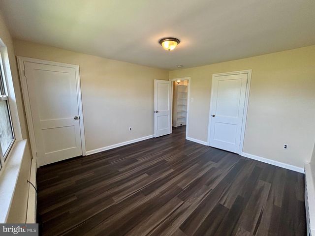 44 W 3RD ST, Burlington, NJ 08016