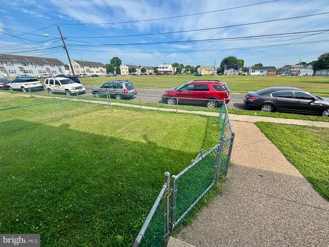 44 W 3RD ST, Burlington, NJ 08016