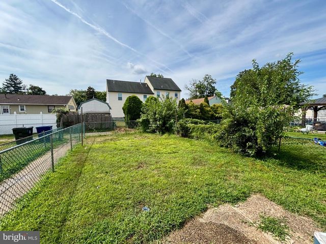 44 W 3RD ST, Burlington, NJ 08016