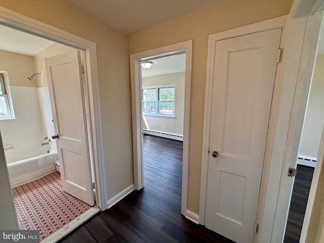 44 W 3RD ST, Burlington, NJ 08016