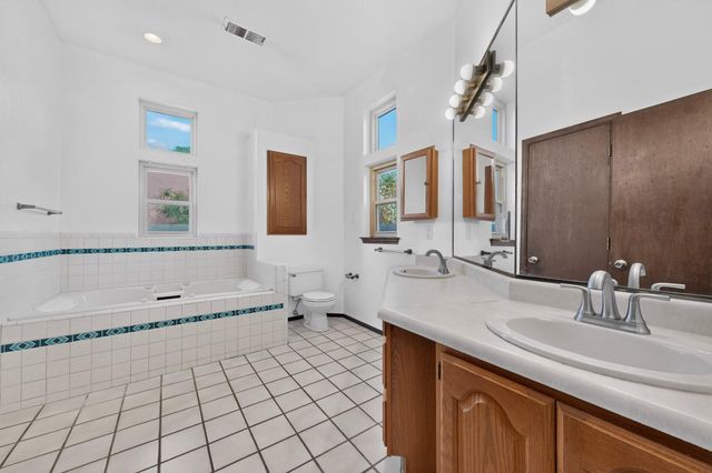 12208 Lexington Avenue NE, Albuquerque, NM 87112